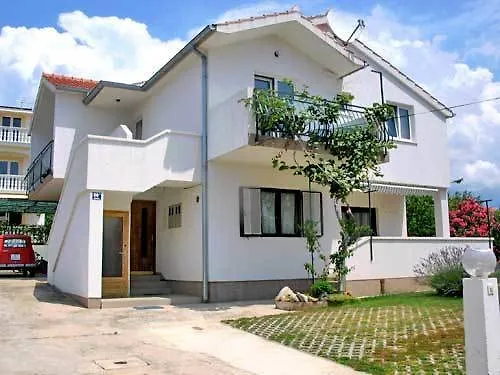 Διαμέρισμα Meri *